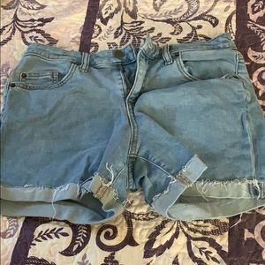 Universal thread shorts